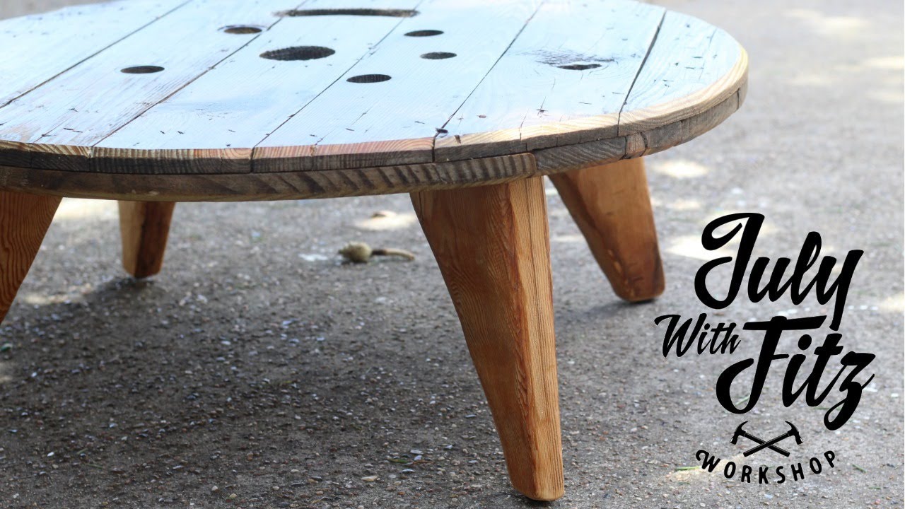 MID-CENTURY MODERN COFFEE TABLE