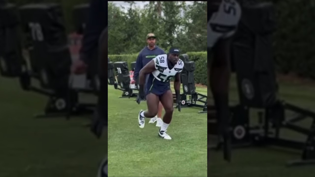 Derick Hall 💪🏾 #seahawks