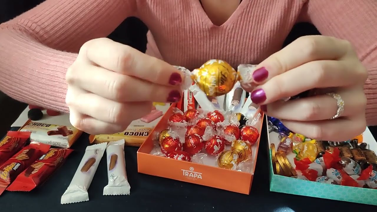 ASMR español roleplay para dormir: Vendedora amable de tienda de dulces te atiende y te da a comer 🍬