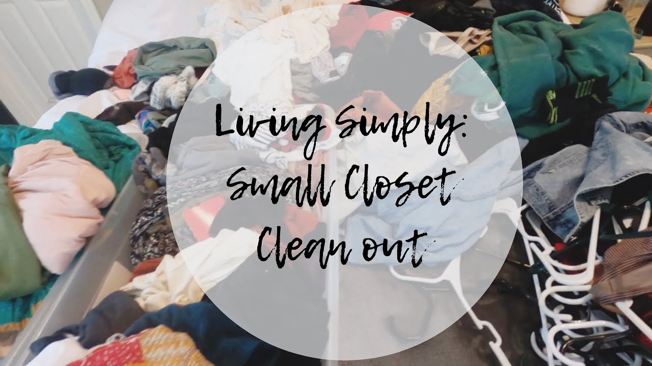 Living Simply: Cleaning Closet