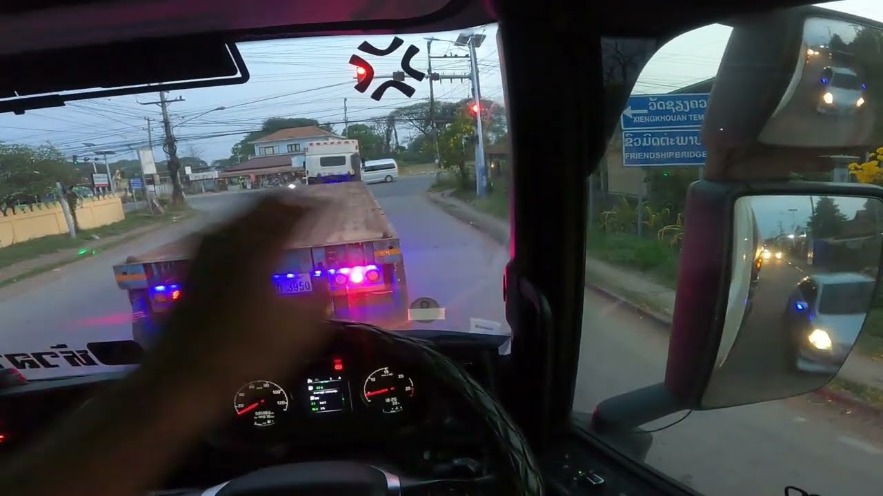 ส่งน้ำมันให้สปปลาวเวียงจันทน์