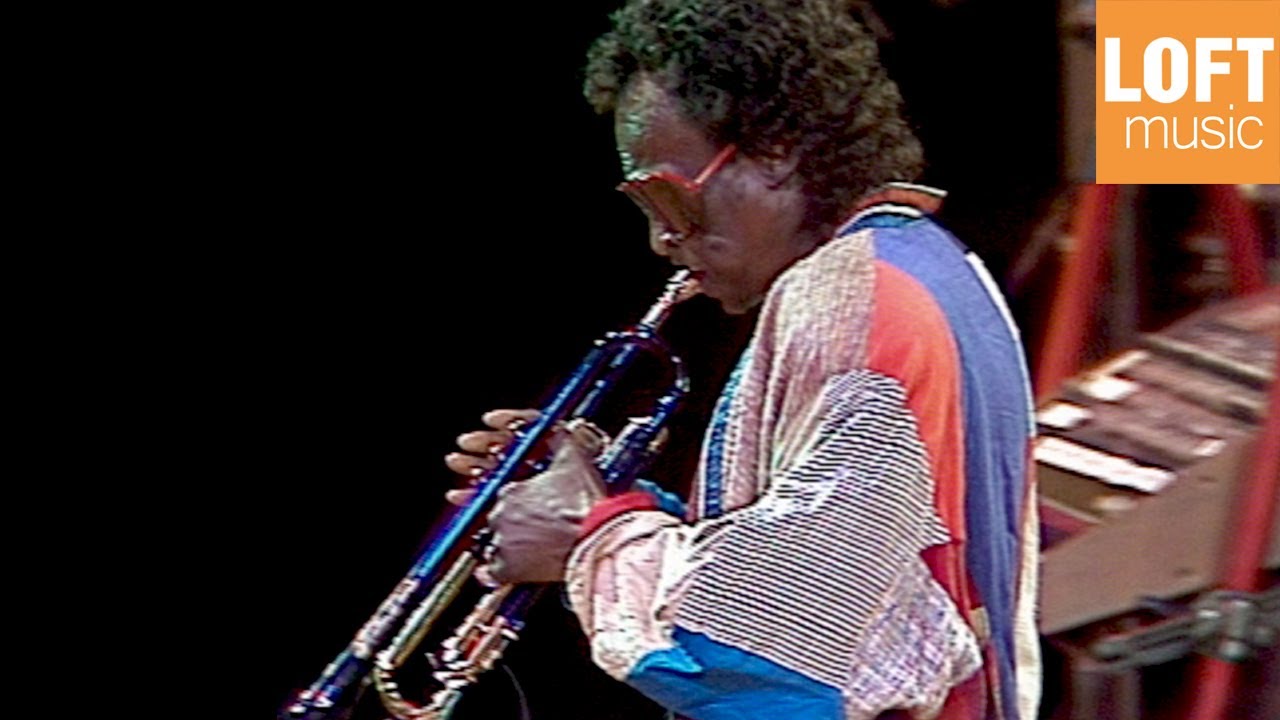 Miles Davis - Perfect Way (Miles Davis with Kenny Garret in Gasteig Philharmonie, 1988)