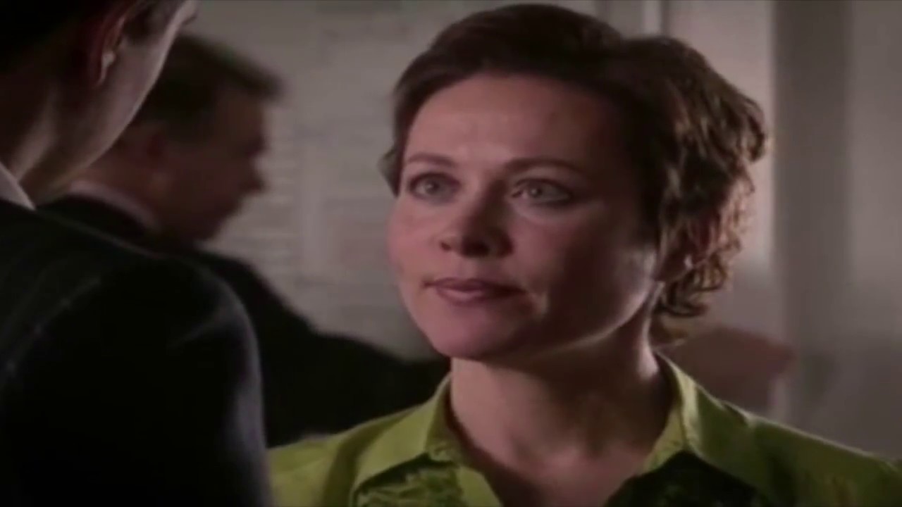 S09 E34 Another Country