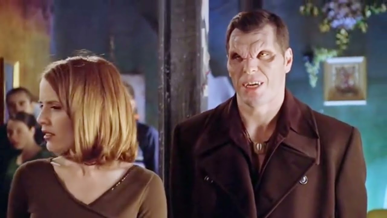 Buffy The Vampire Slayer || 3x16 Willow Pretending To Be Vampire Willow at The Bronze