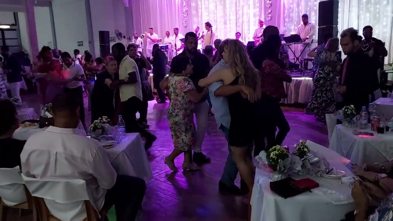 Baile dos 56 Anos do Conjunto Os Devaneios e 156 Anos do Clube dos Democráticos - Suave Veneno
