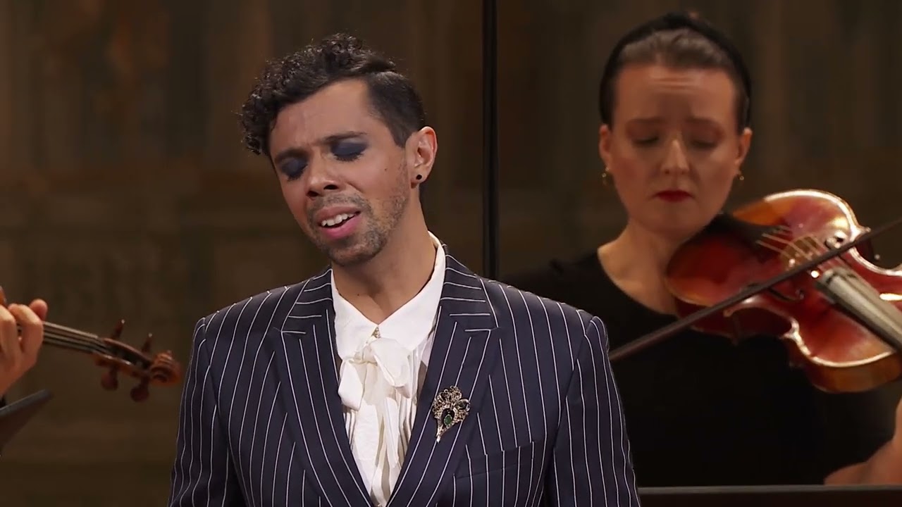 TIMIDA PASTORELLA⎜ ROMA TRAVESTITA - BRUNO DE SA