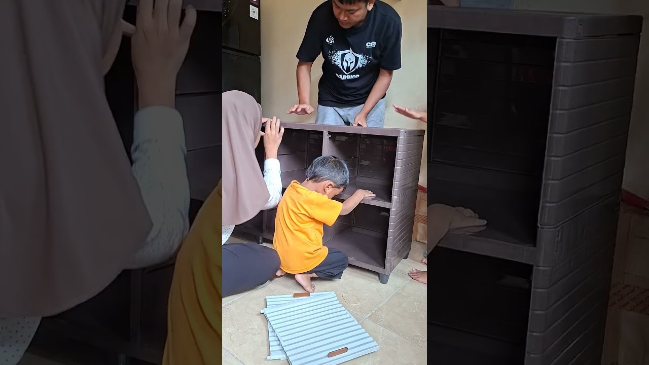 Proses assembly lemari plastik bareng anak anak #no edit