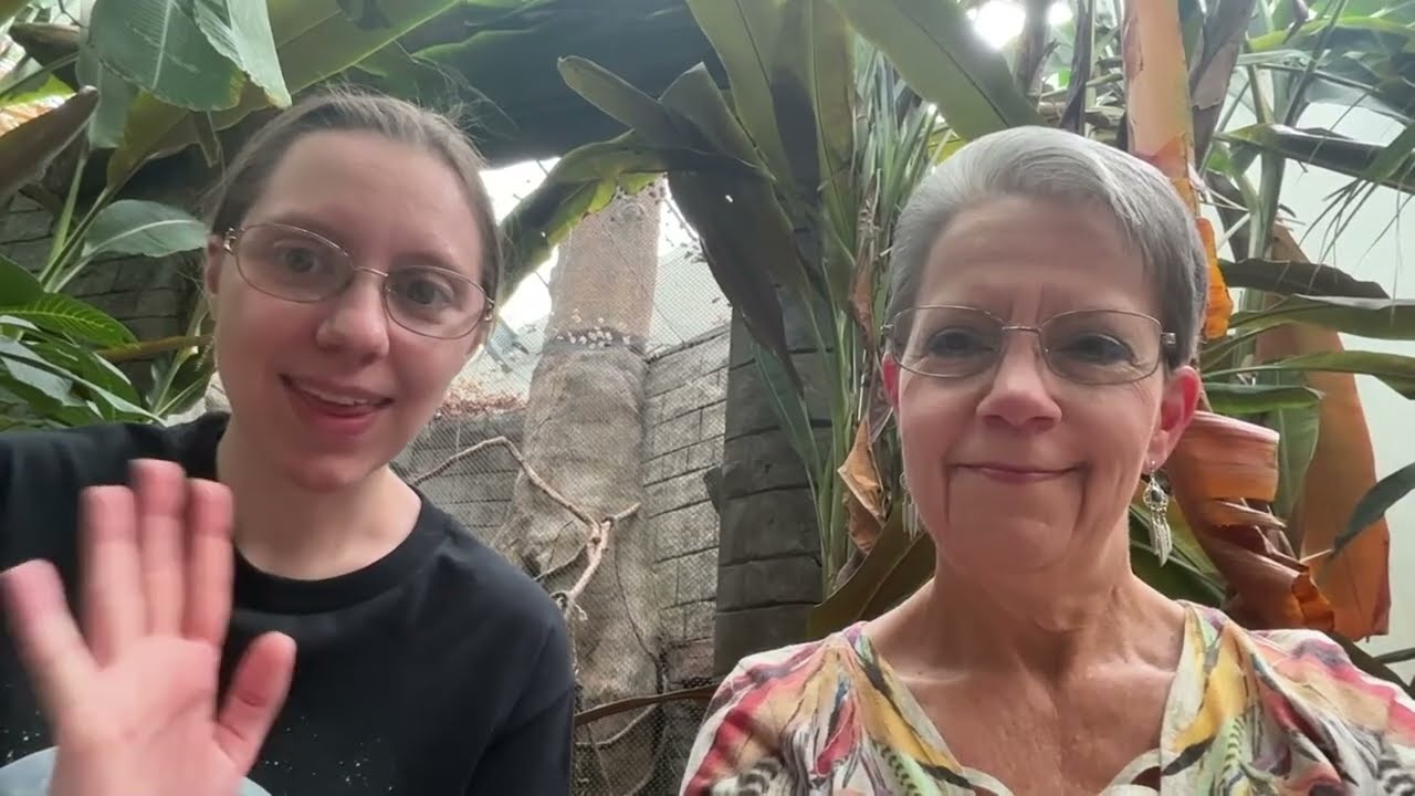 Fun Friday: Join Us at the Tulsa Zoo! #writebettertogether #tulsazoo #getoutside #sloths