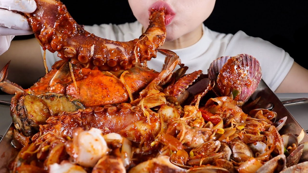 ASMR Spicy Seafood Boil | Octopus, Squid, Scallops, Clams, Crab, Abalone | Eating Sounds Mukbang