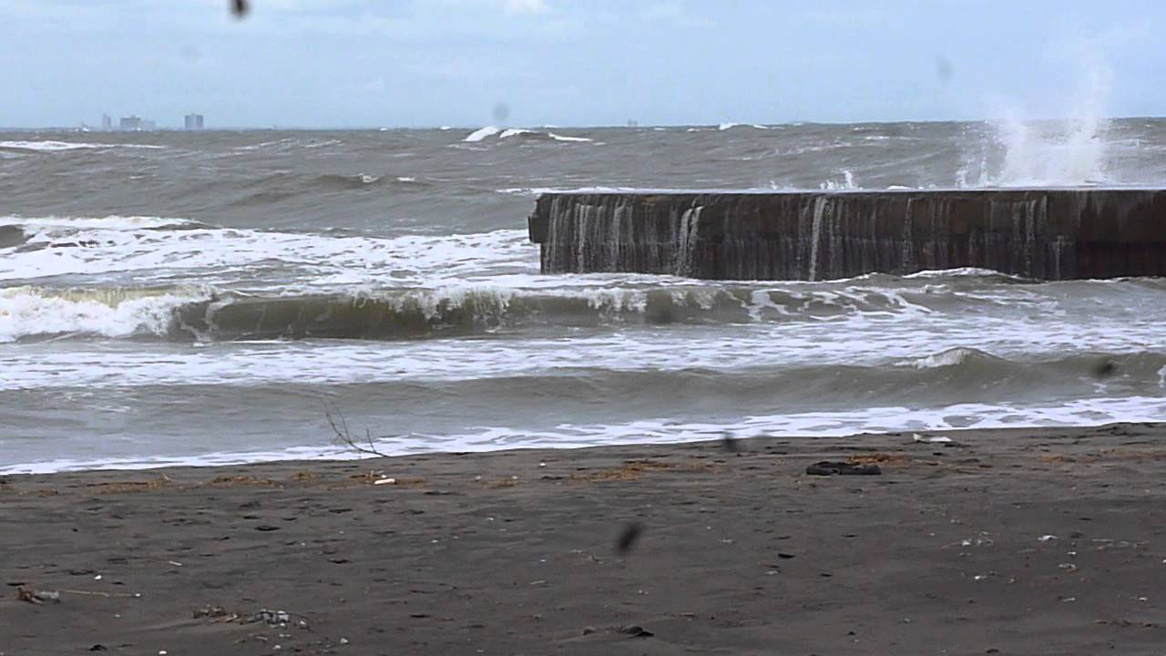 大東海水浴場のサーファー（千葉県いすみ市）