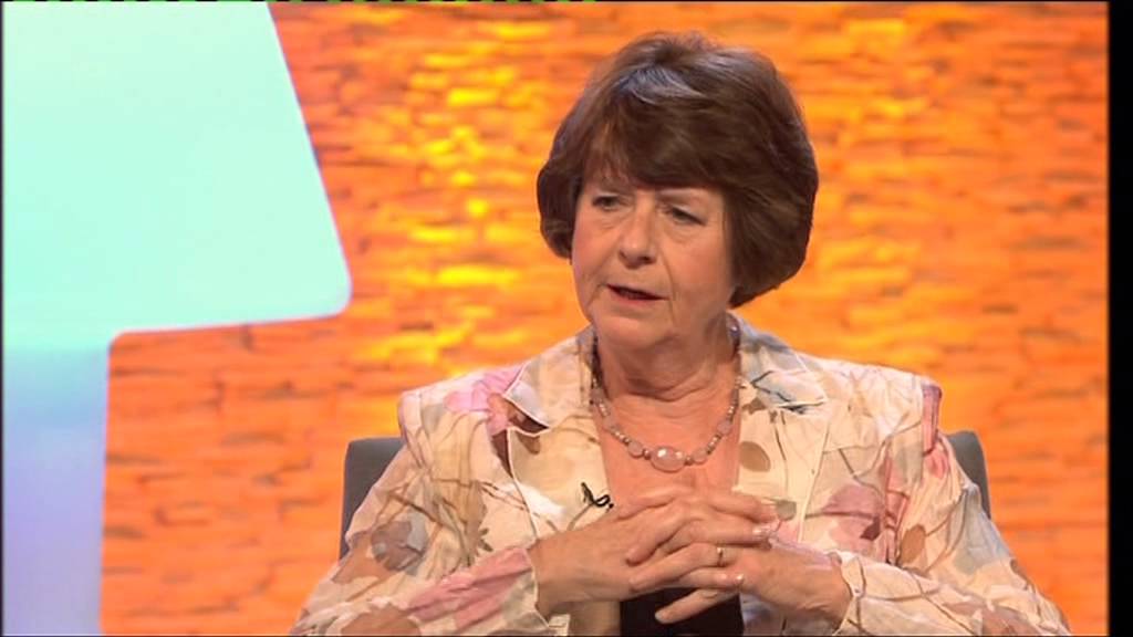 Pam Ayres - Interview on Alan Titchmarsh Show (2013-9-25)