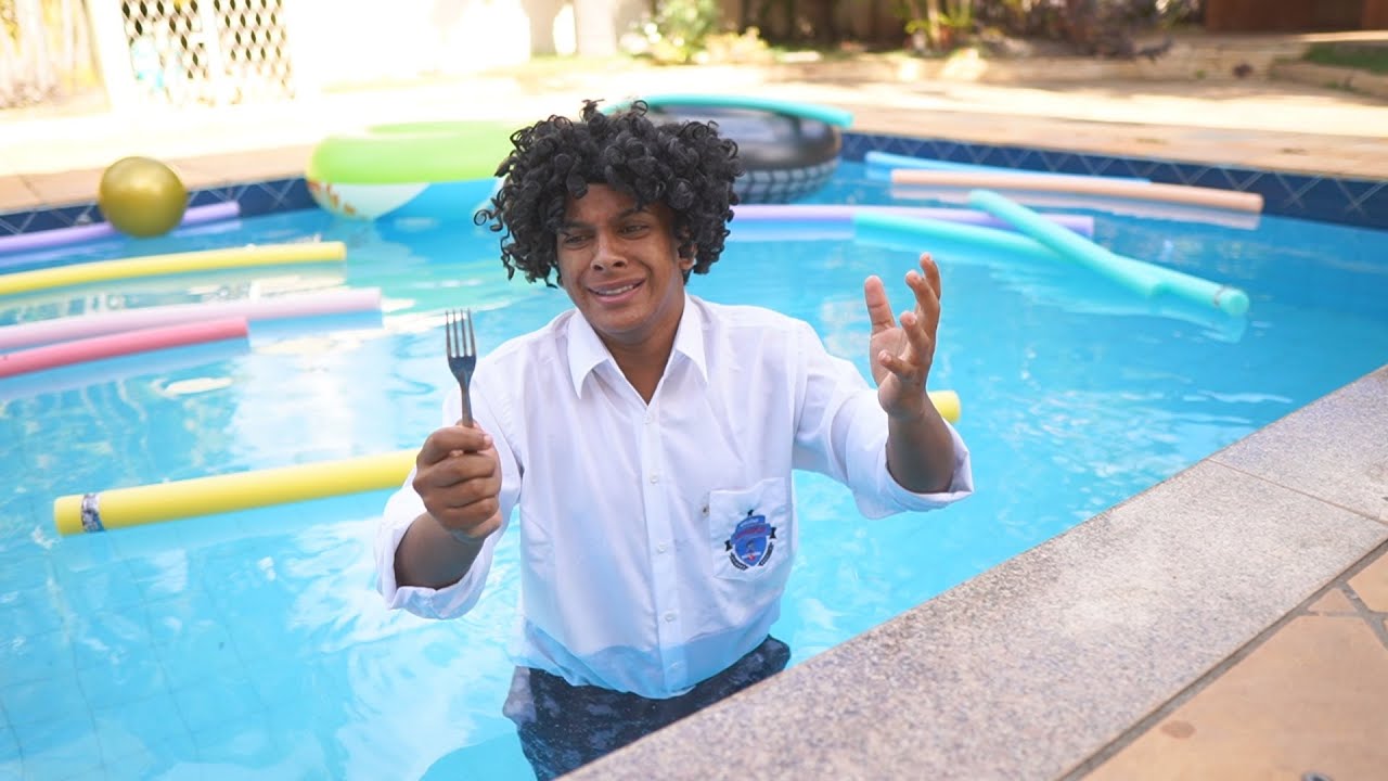 O ALUNO POBRE TEM QUE ESVAZIAR A PISCINA COM UM GARFO ( Nathanflix )