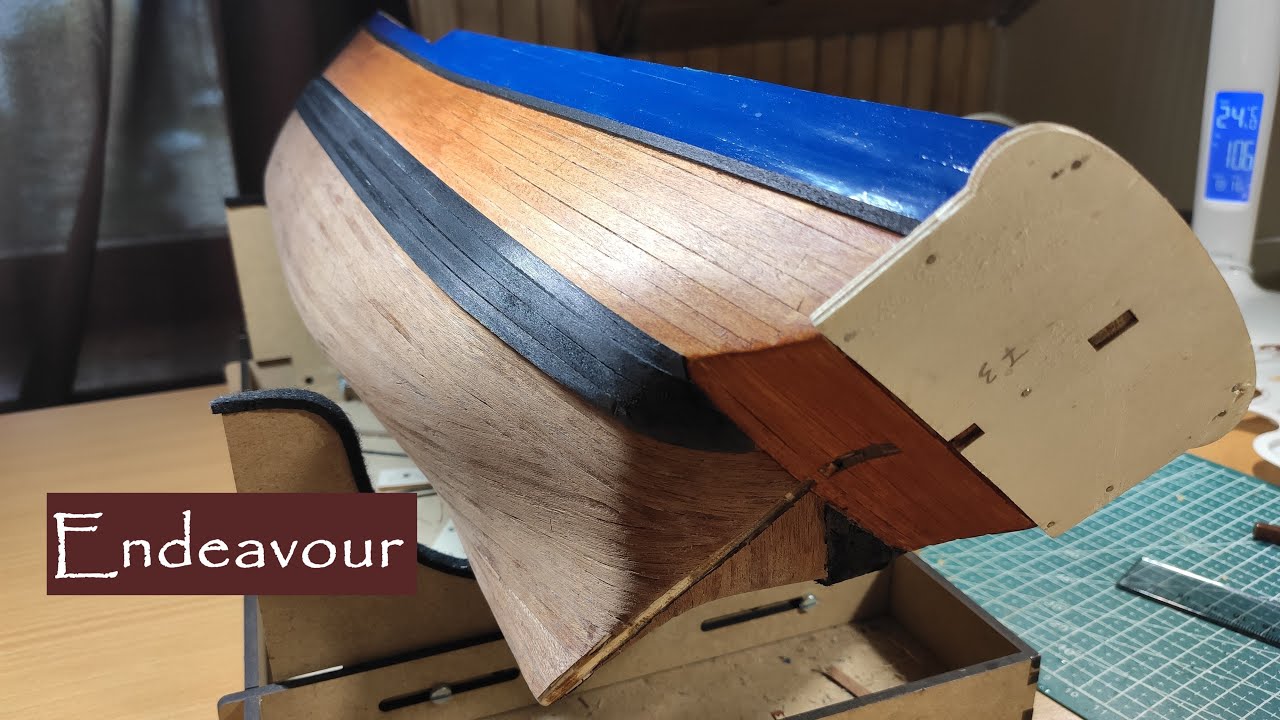 Endeavour : 1/54 Scale Model : Step By Step Video Build : Placing The Rubbing Strakes : Part 11