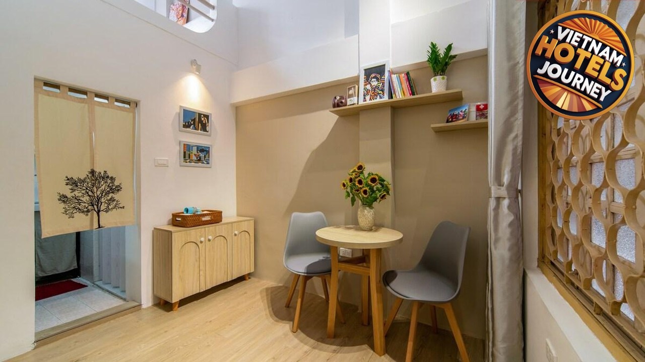 Holly's HideAway*City Center*Balcony*Cozy room | Hanoi, Vietnam | Hotel Review 🌟