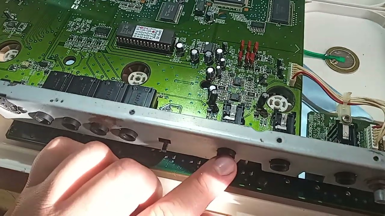 Reparación Octapad Roland SPD-20, falla audio con descarga y distorsión