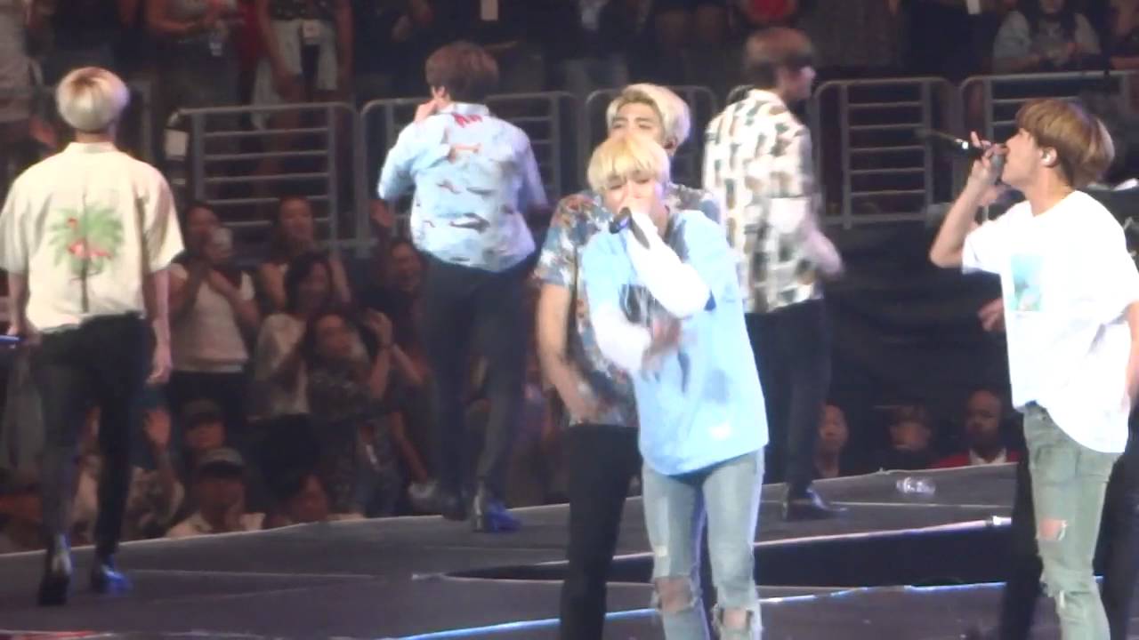 [FANCAM] KCON 2016 LA - BTS - Cypher + Dope