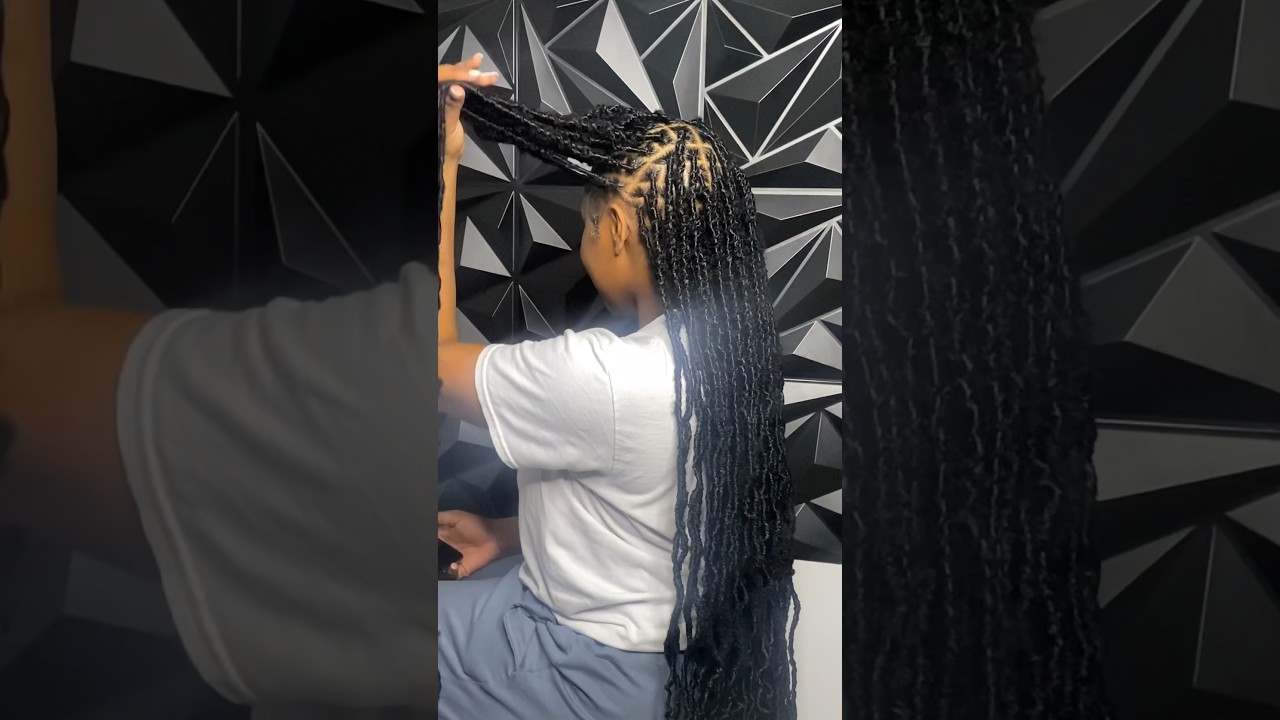 Extended 36 inch Soft Locs🔥 #softlocs #locs #butterflylocs #islandtwist #fulanibraids #braids