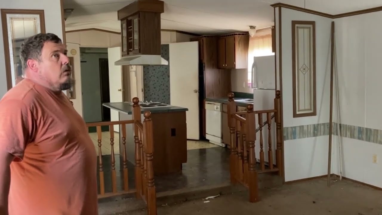 This 1998 Mobile Home Must Have Been TOP END When It Was New! Really Nice...