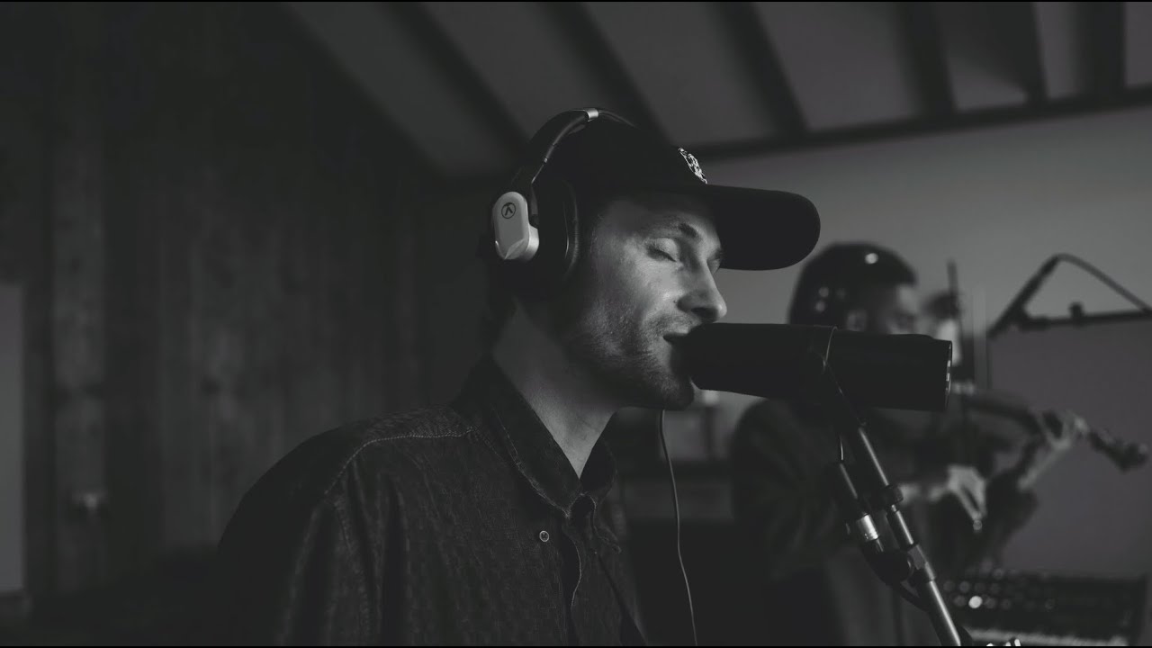 Pa Sheehy - Surrender ft. Sinead White (Live from Black Mountain Studios)