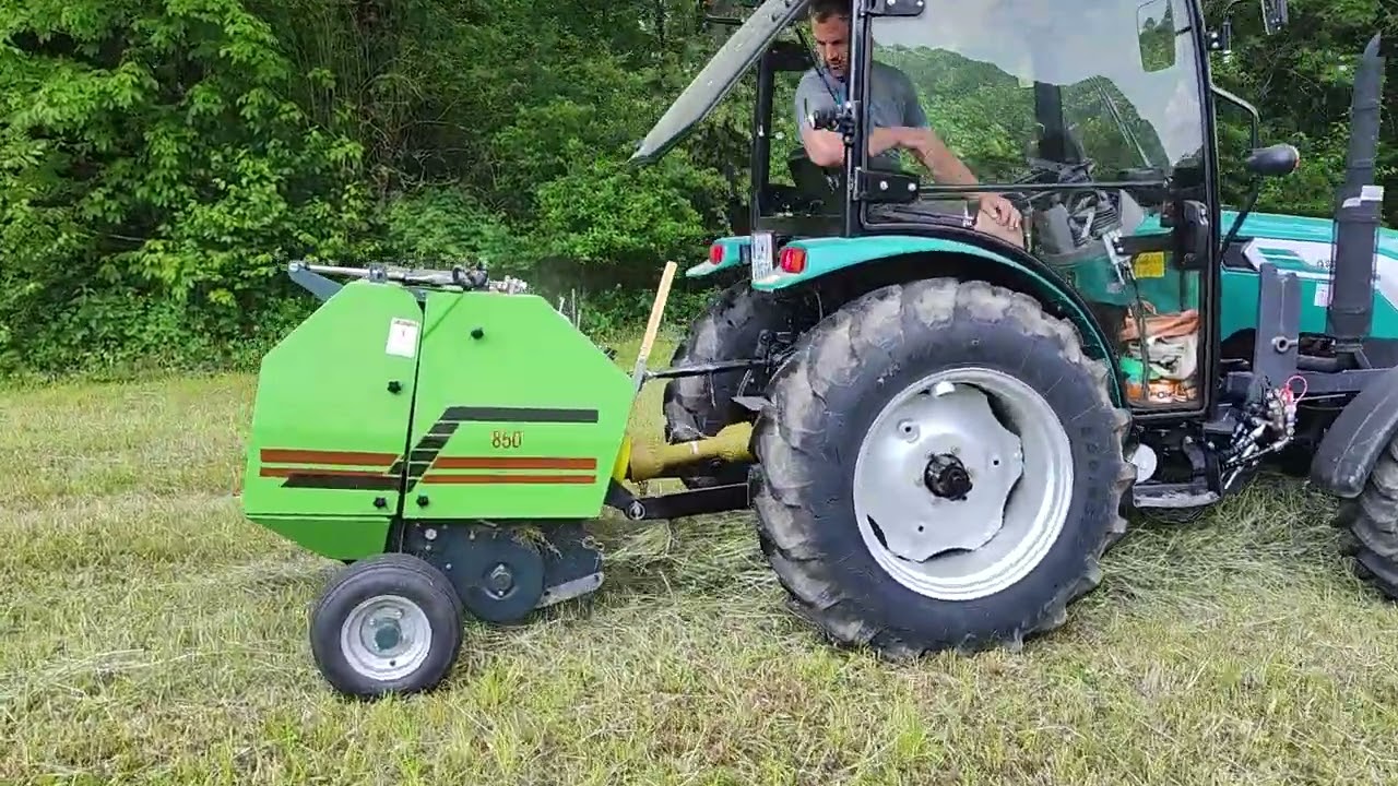 Arbos 2035 mit Rundballenpresse Hofman 850 (Kleinballenpresse)