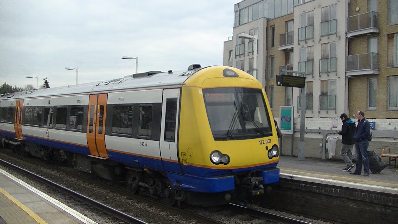 Trains at Wanstead Park