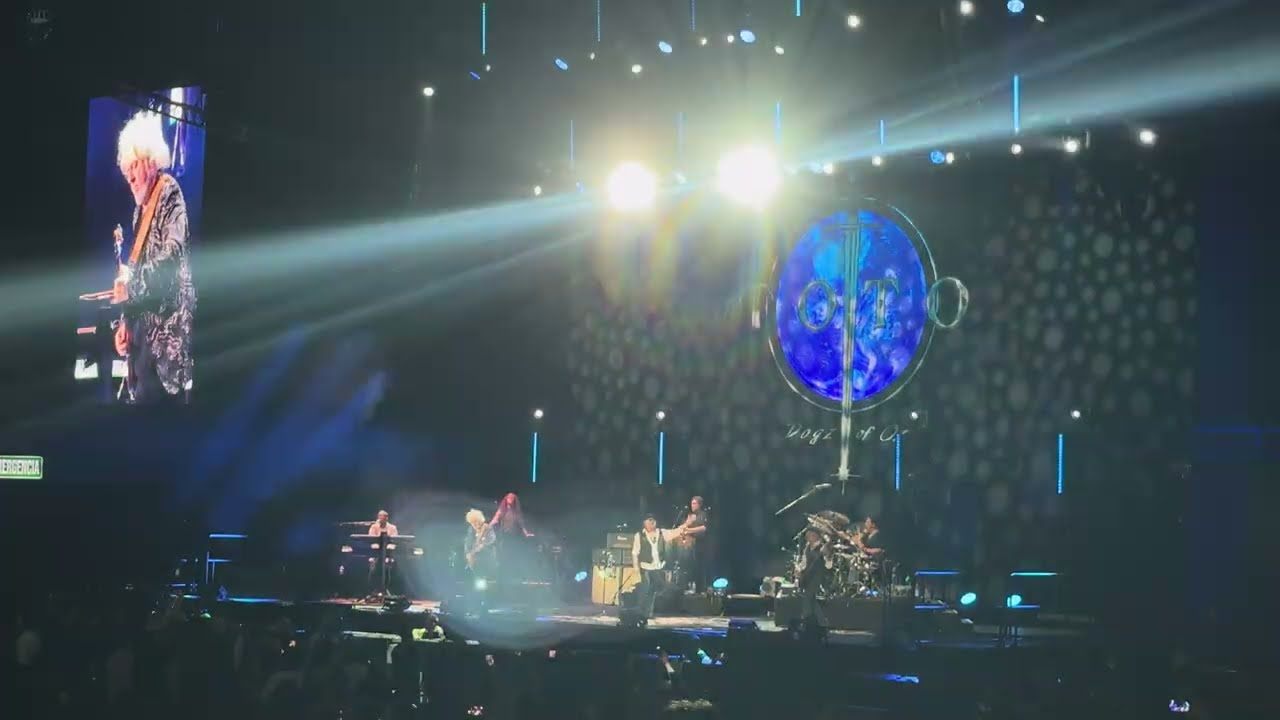 Toto - I'll Be Over You. Live at Palacio de los Deportes, México City, México 2025