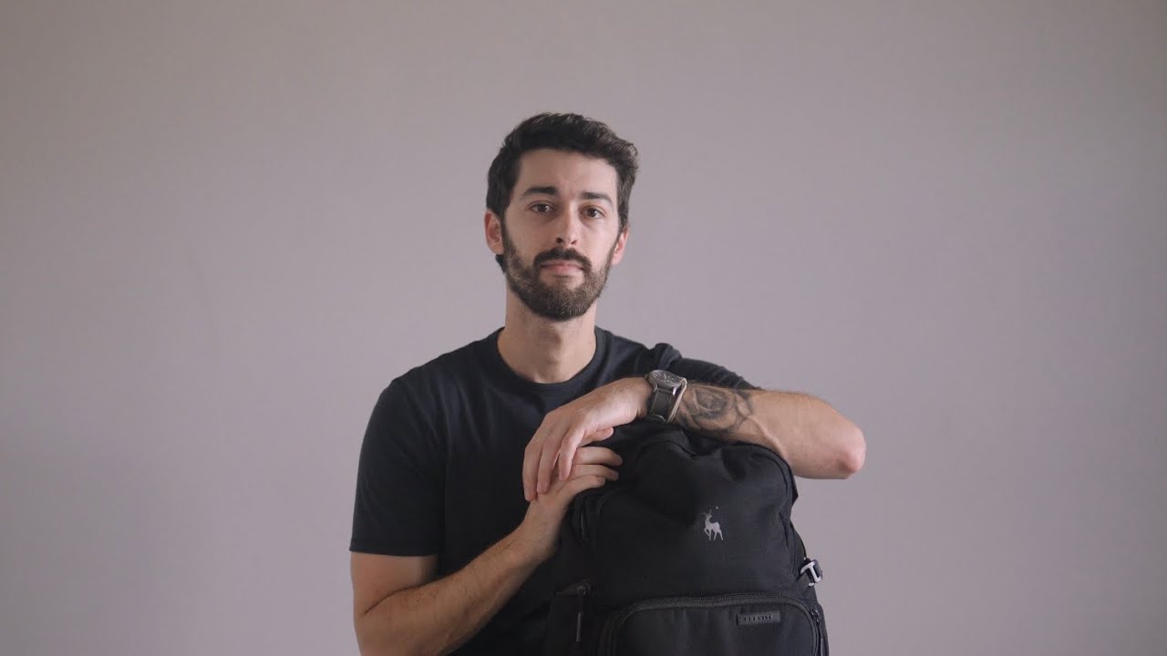 How I Travel As a Minimalist | Lighten The Load