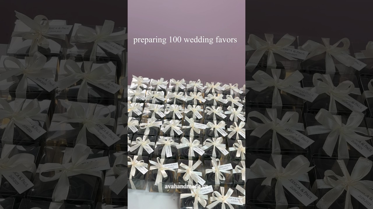 Rose candles as wedding favors.#weddingfavors #partyfavors #candlemaking