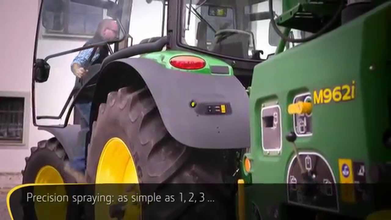 John Deere M900 M900i Series trailed Sprayer - Product video