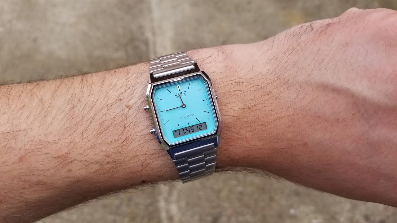 Casio AQ-230 - Wristshot & Wristroll