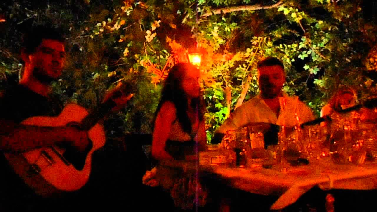 Σε λίγα δευτερόλεπτα -  Βάσω Νικολάκου & Αλέξανδρος Καζήλας