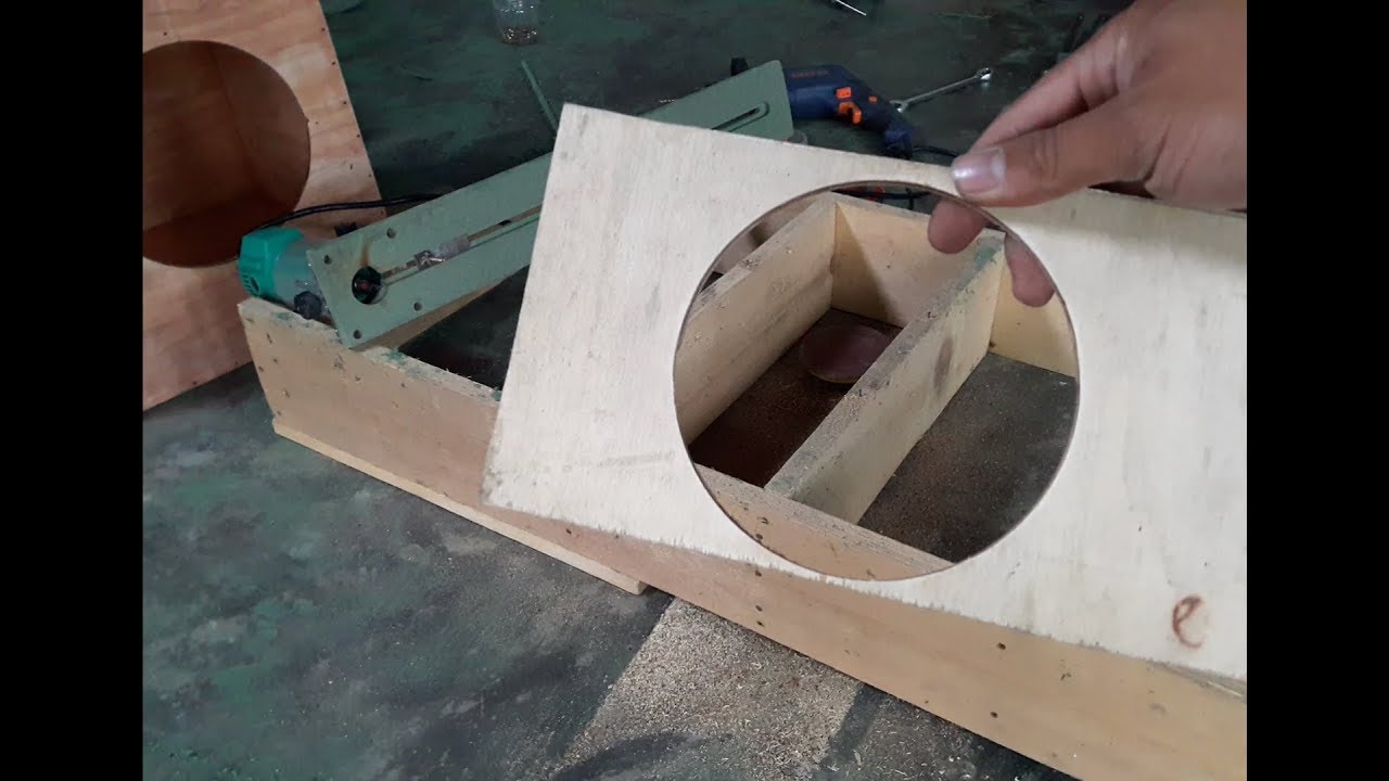 Cách khoét lỗ tròn trên gỗ bằng máy phay mini