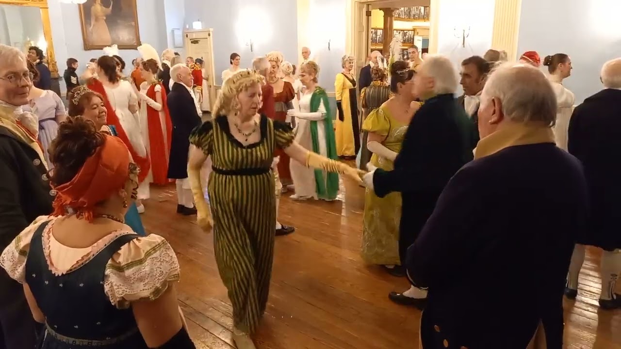 Dancing: PAINE'S 1ST SET 3 LA POULE