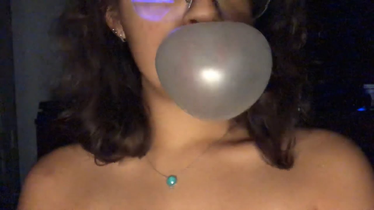ASMR- GUM CHEWING, BUBBLE BLOWING