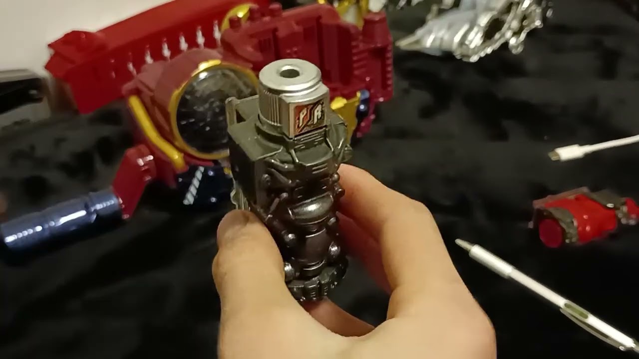 ロボットフルボトル塗装したという動画。
