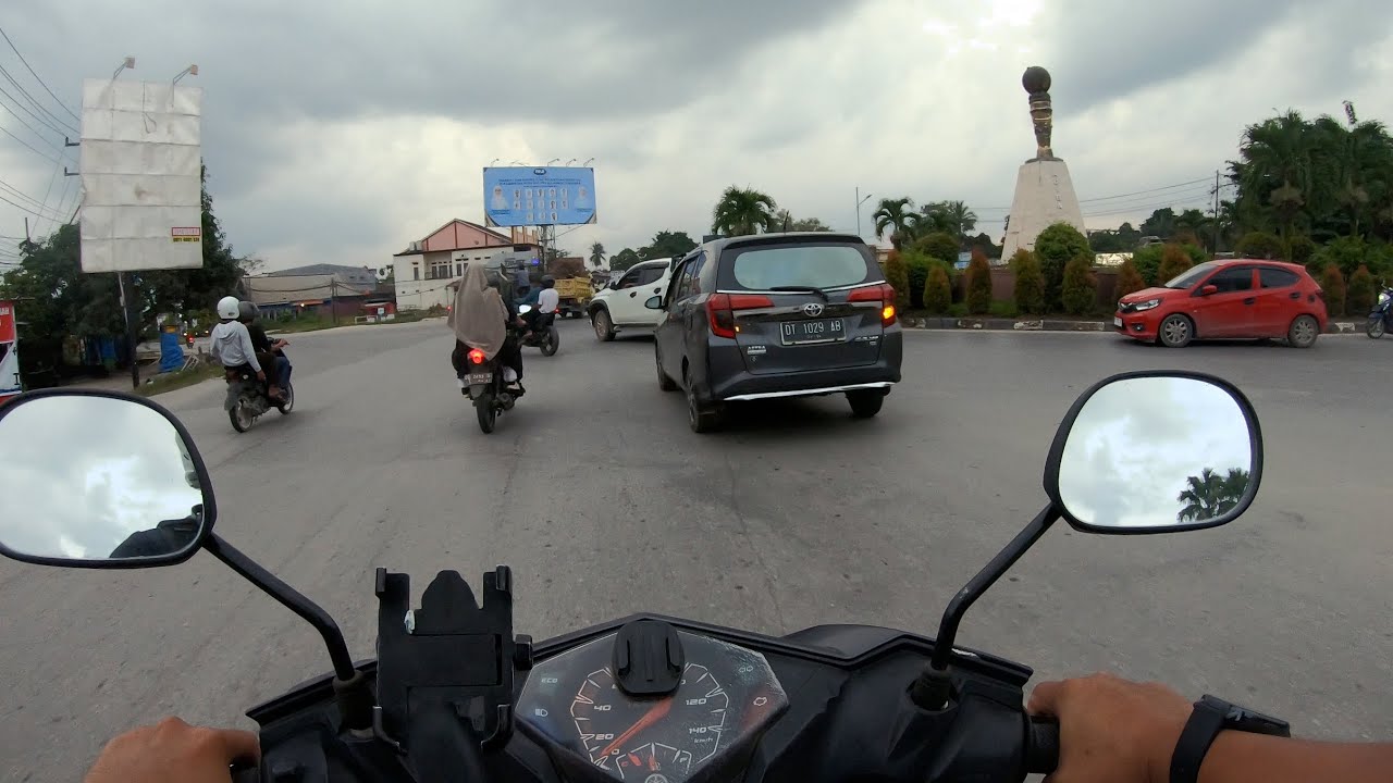 Riding Sore Lewat Bundaran Adi Bahasa Baruga #jalanyangjauhjanganlupapulang #riding