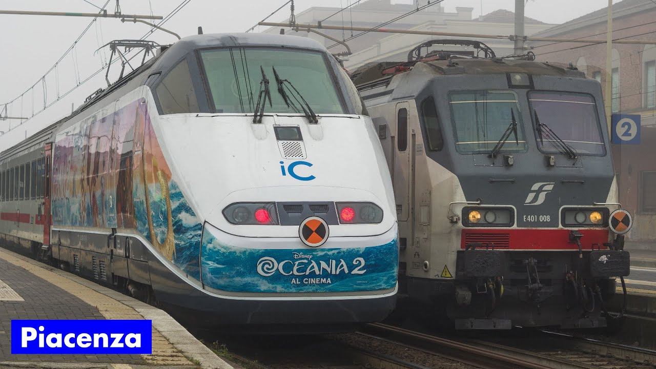 ]Treni avvolti nella fitta nebbia di Piacenza] - treni mattutini di Dicembre in stazione a Piacenza!