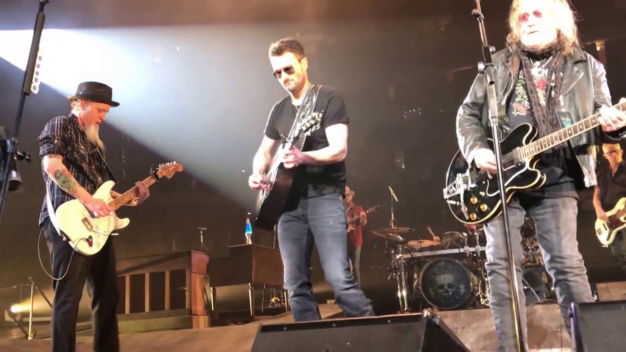 Eric Church and Ray Wiley Hubbard sing 