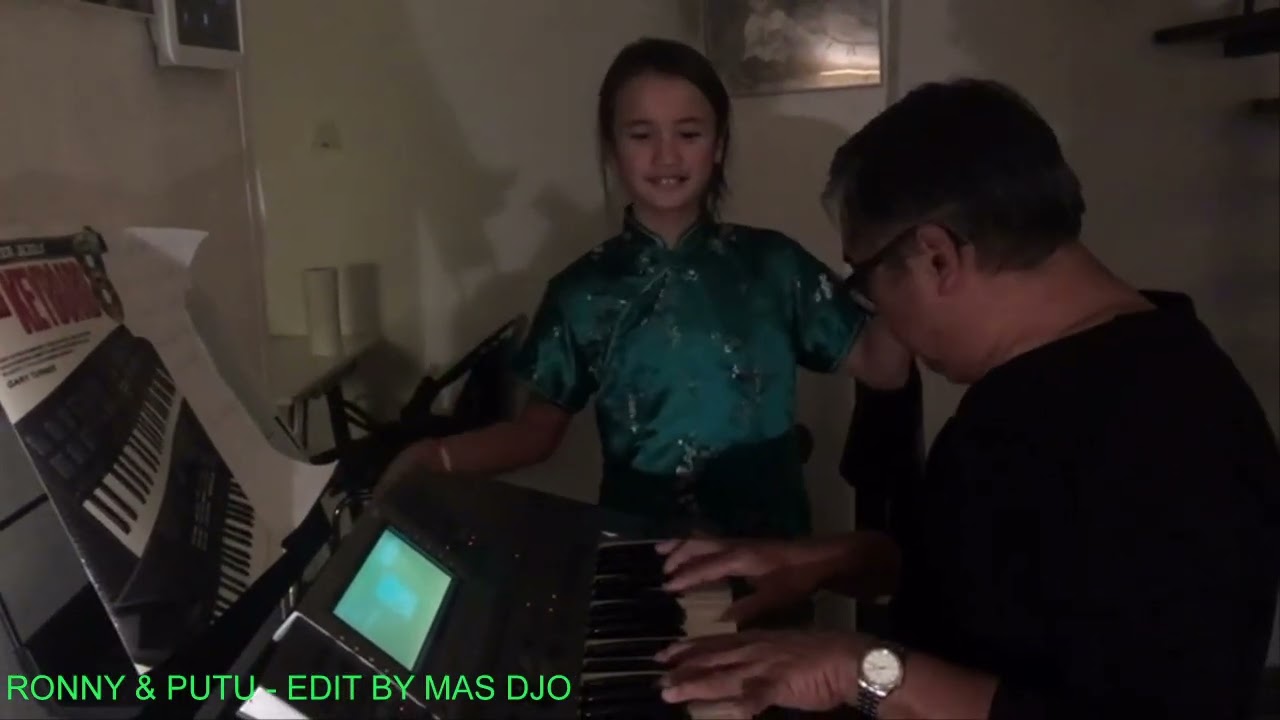 RONNY EN PUTU