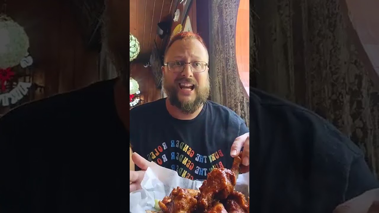 "Dead Parrot" hot wings (The Lazy Flamingo - Sanibel, FL)