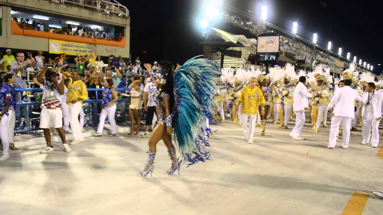 Beija - Flor Campeã Carnaval 2015 - BATERIA - RAINHA RAISSA DE OLIVEIRA