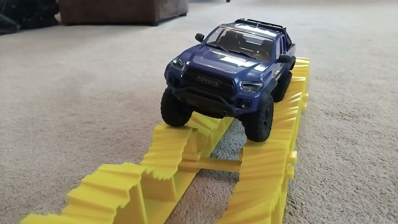 RCGRANNY'S First Unboxing a FMS FCS24M Toyota Tacoma #fms #fcx24m #fairrc #radiocontrol