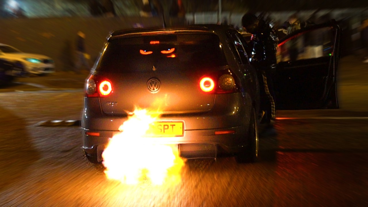 R32 Golf Revs Like Mad! - Modified Cars Leaving a Car Meet!