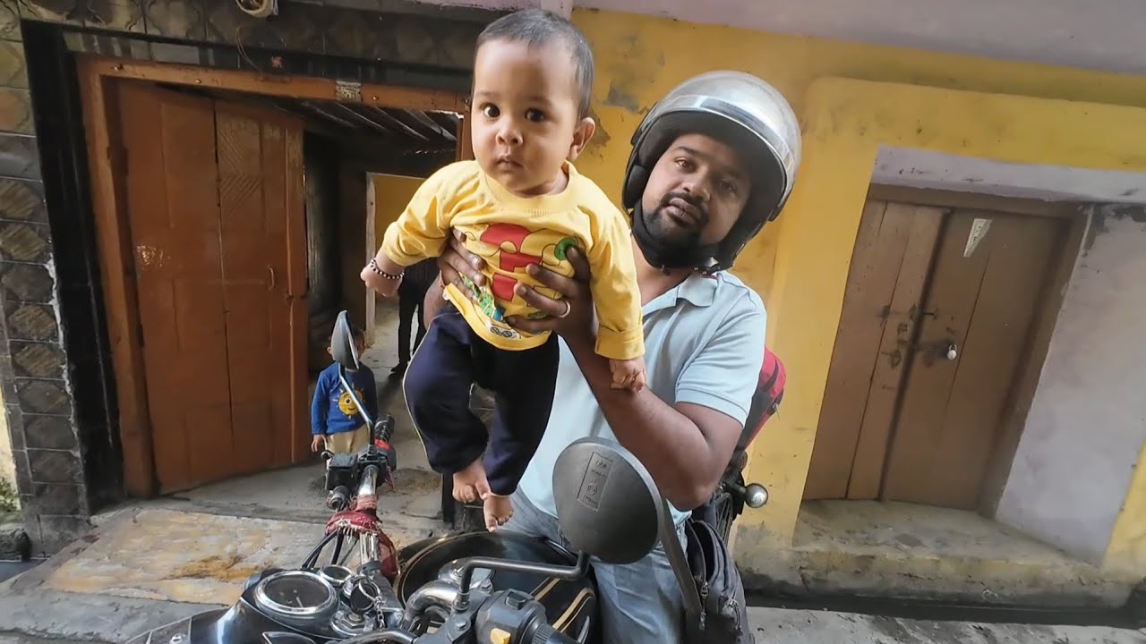 Ashwin को अभी से ही Bike Riding का शौक चढ़ा है #vlog #dailyvlog #famlivlog #solarenergy #vlogger V51