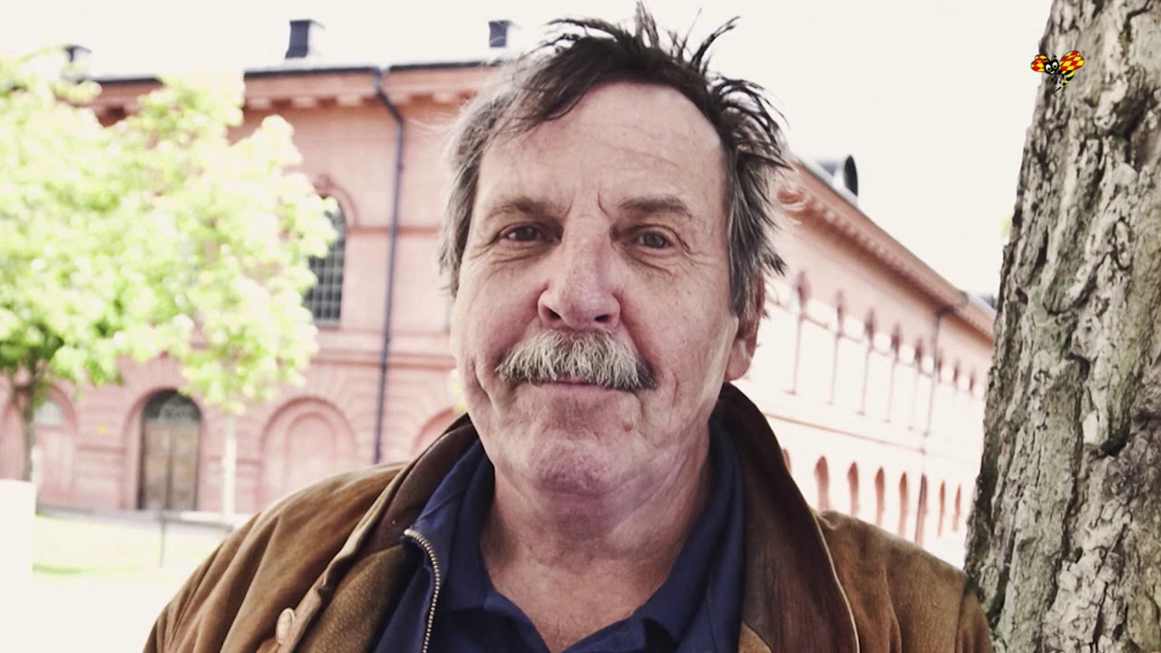 Många välkända ansikten när Janne Loffe Carlsson begravdes