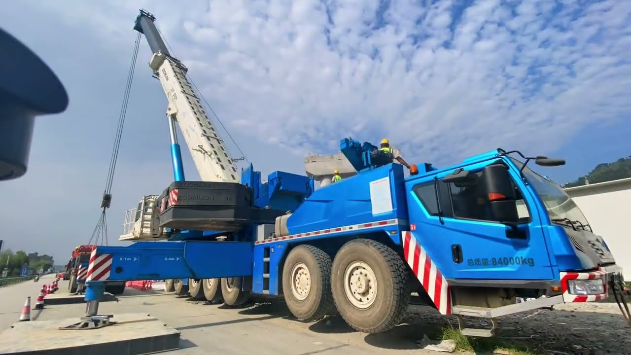 Hoisting 120 tons of steel-concrete composite beams