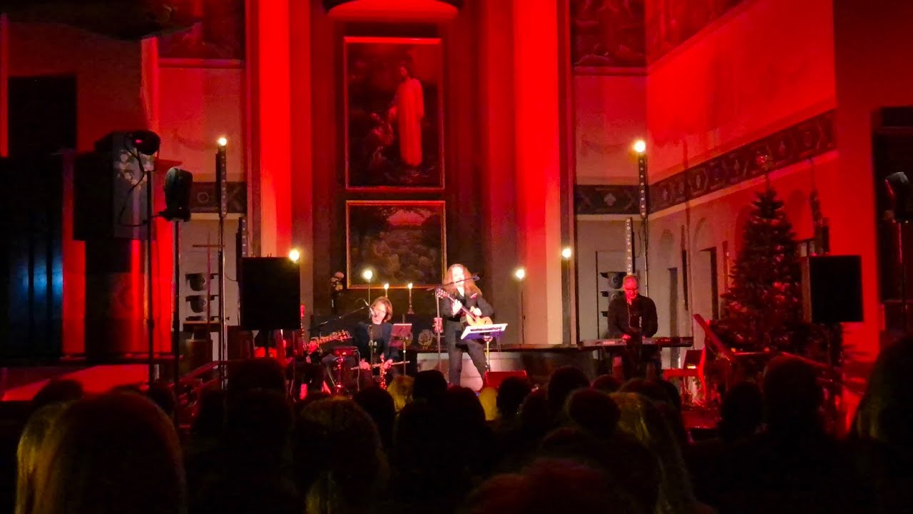 Jarkko Ahola medley (Varpunen jouluaamuna, Ave Maria, Adagio) at church of Taulumäki, Jyväskylä