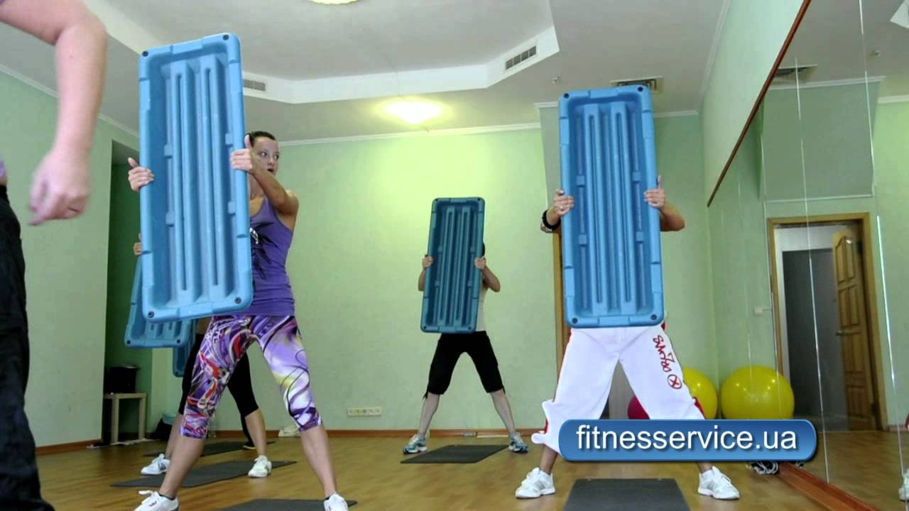 Функциональная интервальная тренировка на степе