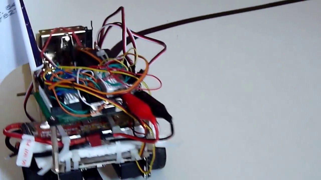 Robot iesean in competitie Liceul Tehnologic de Mecatronica si Automatizari Iasi