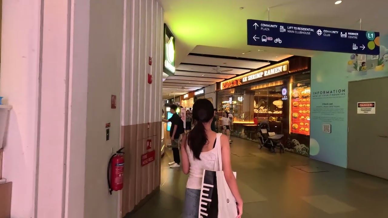 [4K] Singapore Buangkok MRT Walking Towards Sengkang Grand Mall 31 Oct 2025 6:30PM